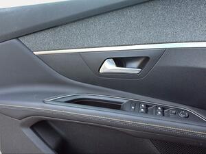 Peugeot 3008 Hybrid 225 e-EAT8 Roadtrip