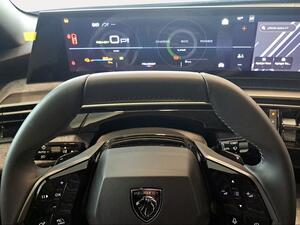 Peugeot e-3008 Allure Eléctrico 157kW