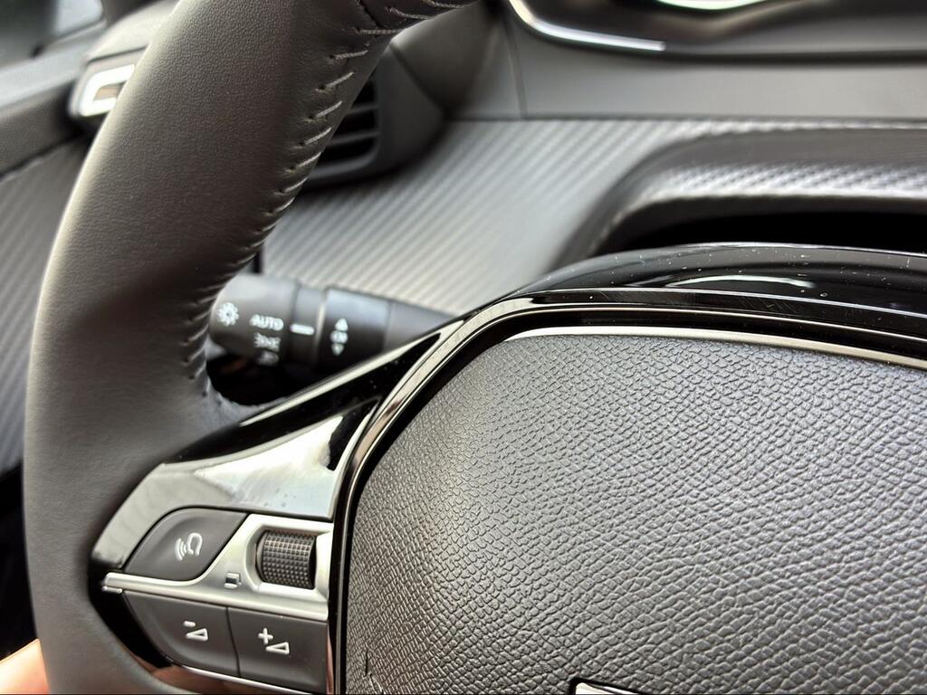 Peugeot 208 Style Gasolina 100 S&S 6 Vel MAN - Foto 945