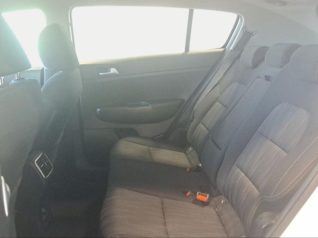 Kia Sportage 1.6 MHEV Business 100kW (136CV) 4x4 - Foto 644