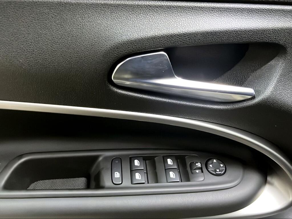 Jeep Avenger BEV 115kW (156CV) Summit - Foto 685