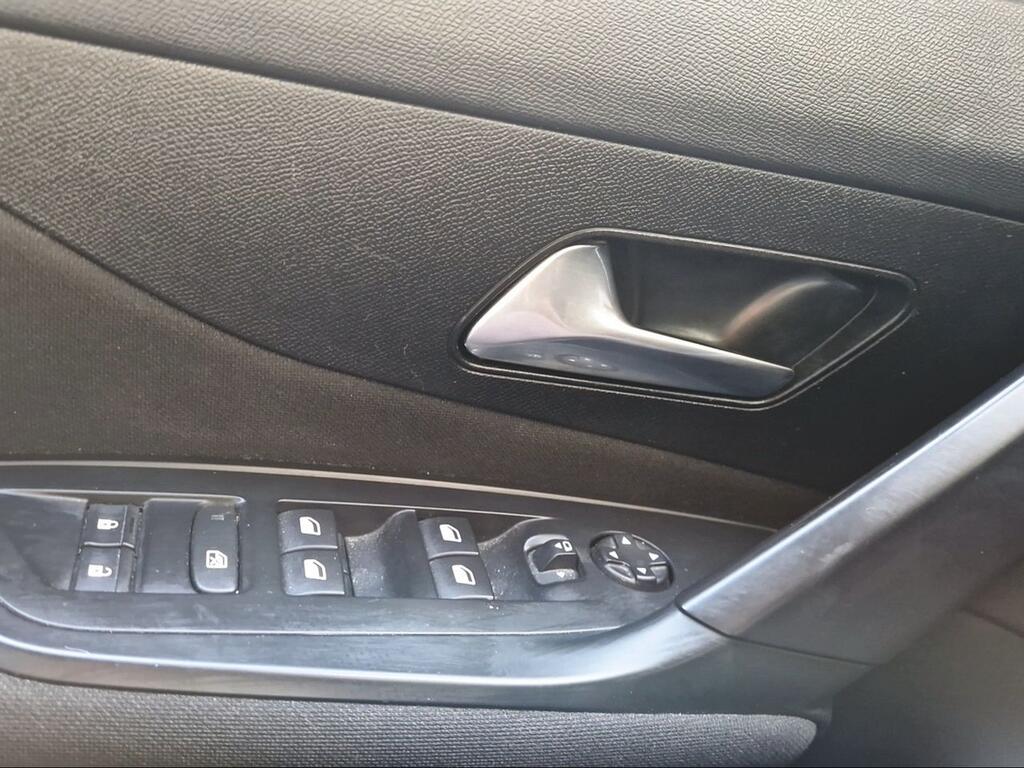 Peugeot 308 5P Active Pack BlueHDi 130 S&S EAT8 - Foto 238