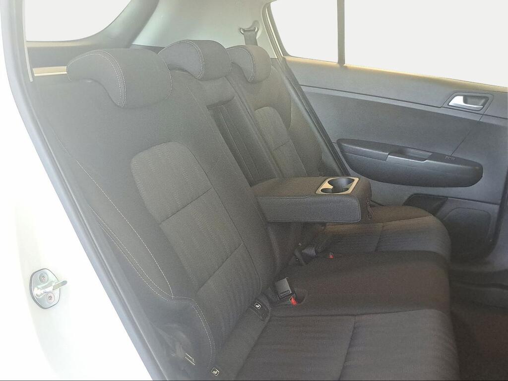 Kia Sportage 1.6 MHEV Business 100kW (136CV) 4x4 - Foto 684