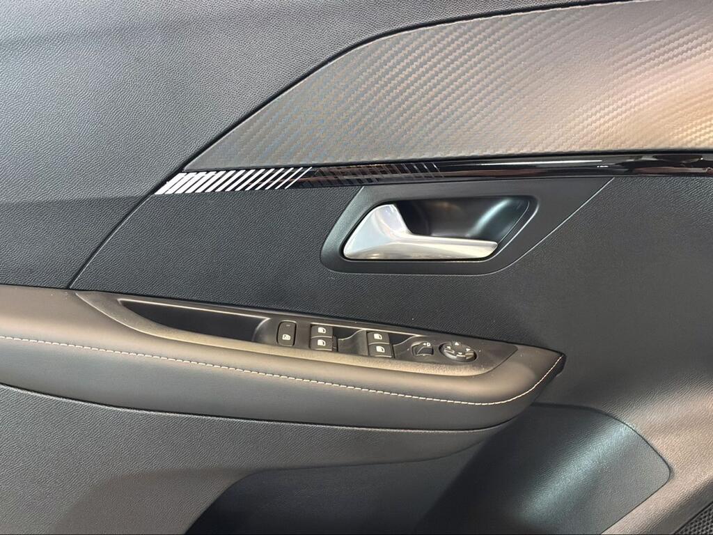 Peugeot 208 Allure HYBRID 110 eDCS6 - Foto 1605