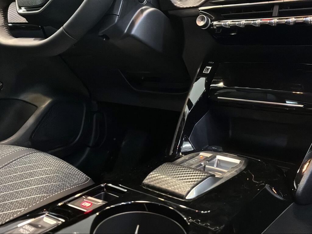 Peugeot 208 Allure HYBRID 110 eDCS6 - Foto 1603