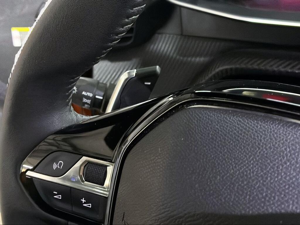 Peugeot 2008 Allure Pack BlueHDI 130 S&S EAT8 - Foto 1292