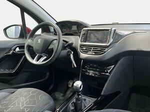 Peugeot 2008 Signature PureTech 110 S&S 6 Vel. MAN
