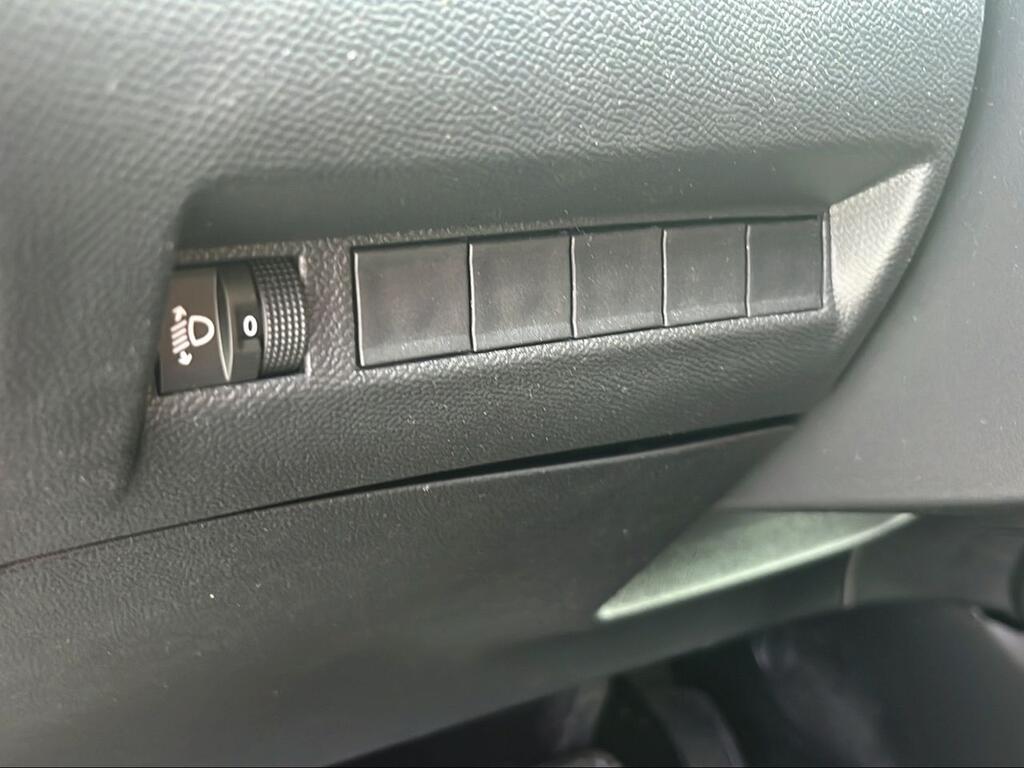 Peugeot 208 Active HYBRID 100 eDCS6 - Foto 573