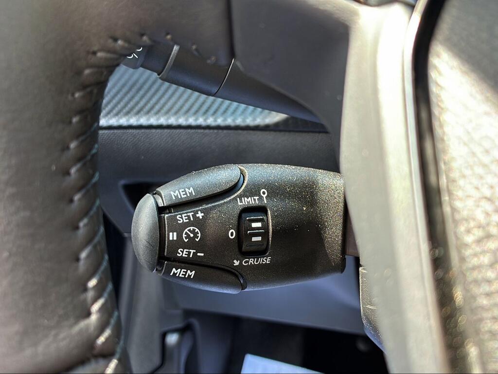 Peugeot 208 Allure HYBRID 110 eDCS6 - Foto 1454