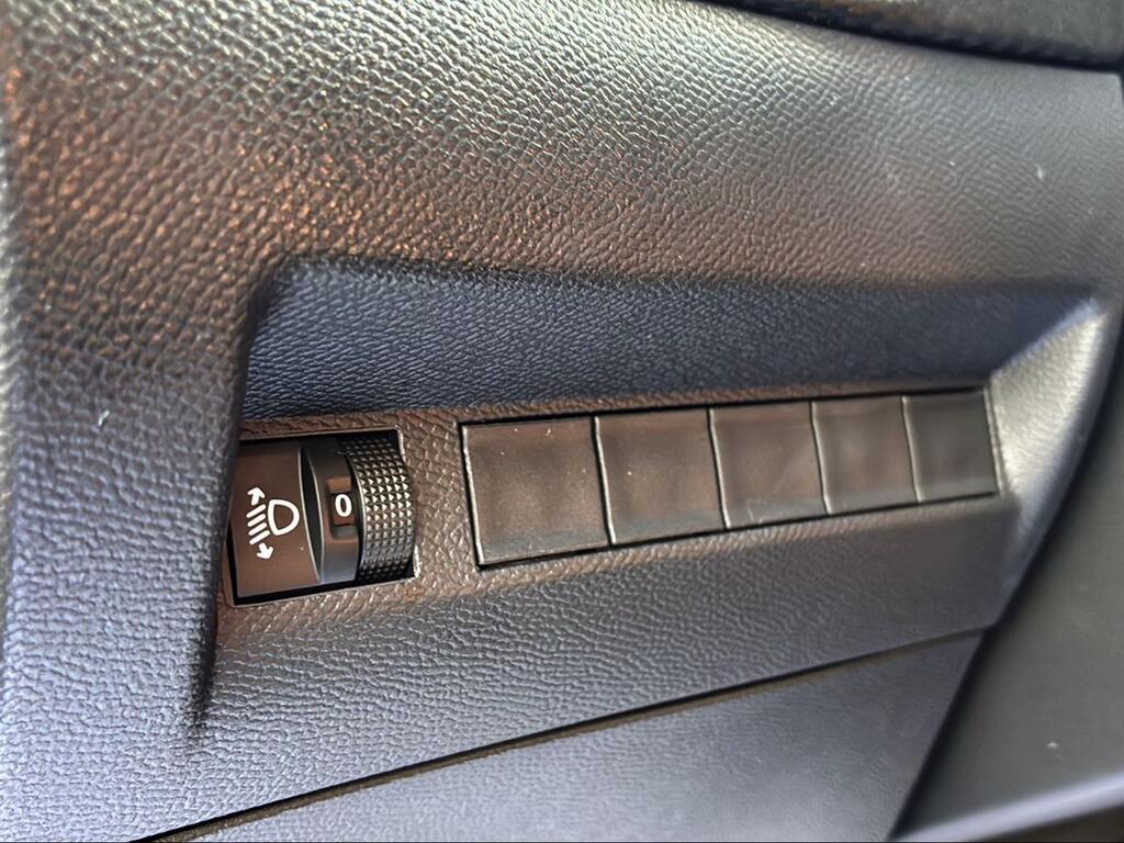Peugeot 208 Allure HYBRID 110 eDCS6 - Foto 1451