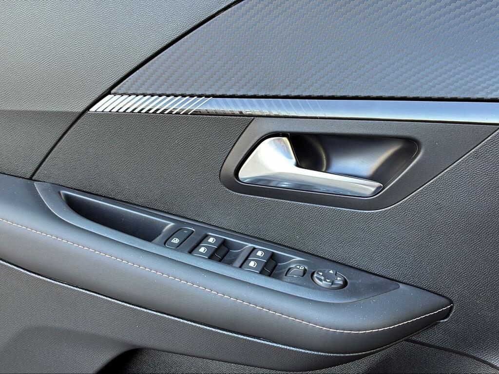 Peugeot 208 Allure HYBRID 110 eDCS6 - Foto 775