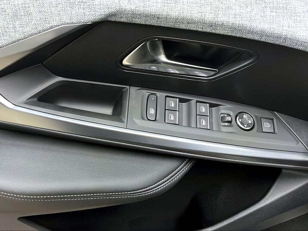 Peugeot e-3008 GT Eléctrico 210 (157 kW) - Foto 1536