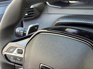 Peugeot 208 Allure HYBRID 110 eDCS6