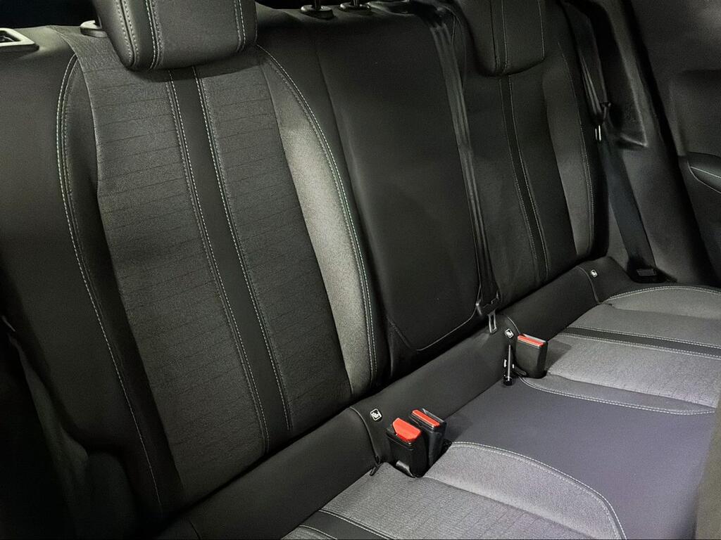 Peugeot 2008 Allure Pack BlueHDI 130 S&S EAT8 - Foto 1336