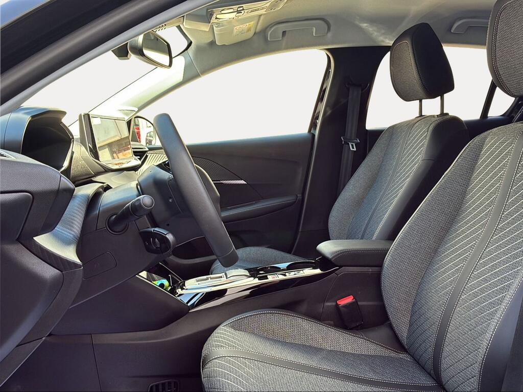 Peugeot 208 Allure HYBRID 110 eDCS6 - Foto 1301