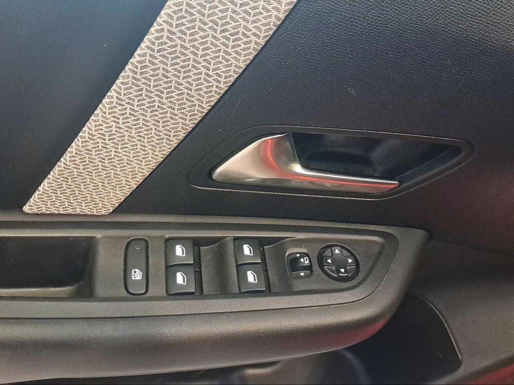 Citroën C4 PureTech 130 S&S 6v Shine - Foto 539